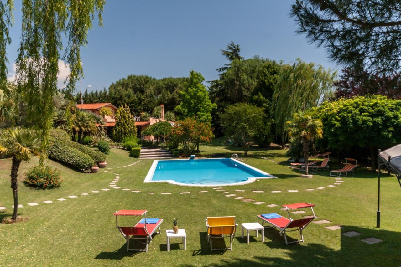 Relais Villaggio Azzurro Рим Екстериор снимка