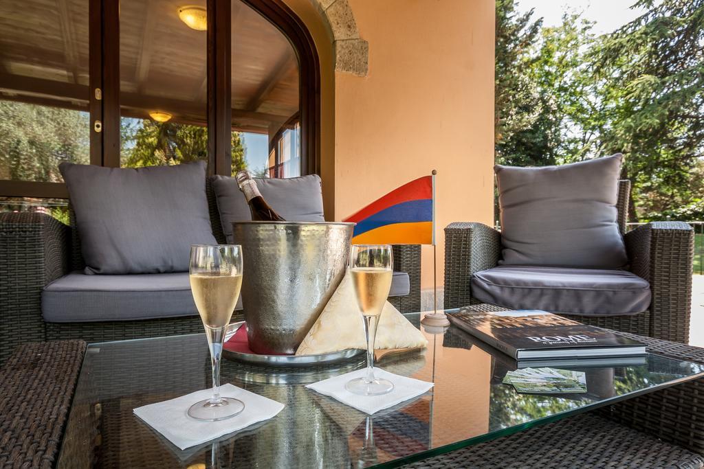 Relais Villaggio Azzurro Рим Екстериор снимка