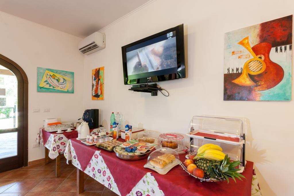 Relais Villaggio Azzurro Рим Екстериор снимка
