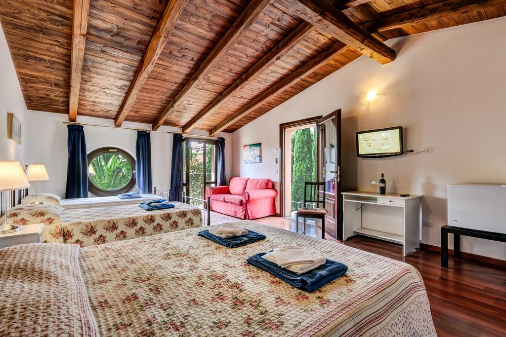 Relais Villaggio Azzurro Рим Стая снимка